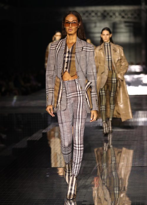 Traje sastre con chaleco otoño/ invierno 2020 de Burberry