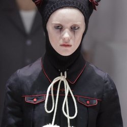 Abrigo y gorro desfile otoño/invierno 2020-2021 de Gucci
