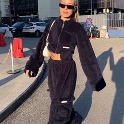 Jessica Goicoechea luce un look sport en Milán