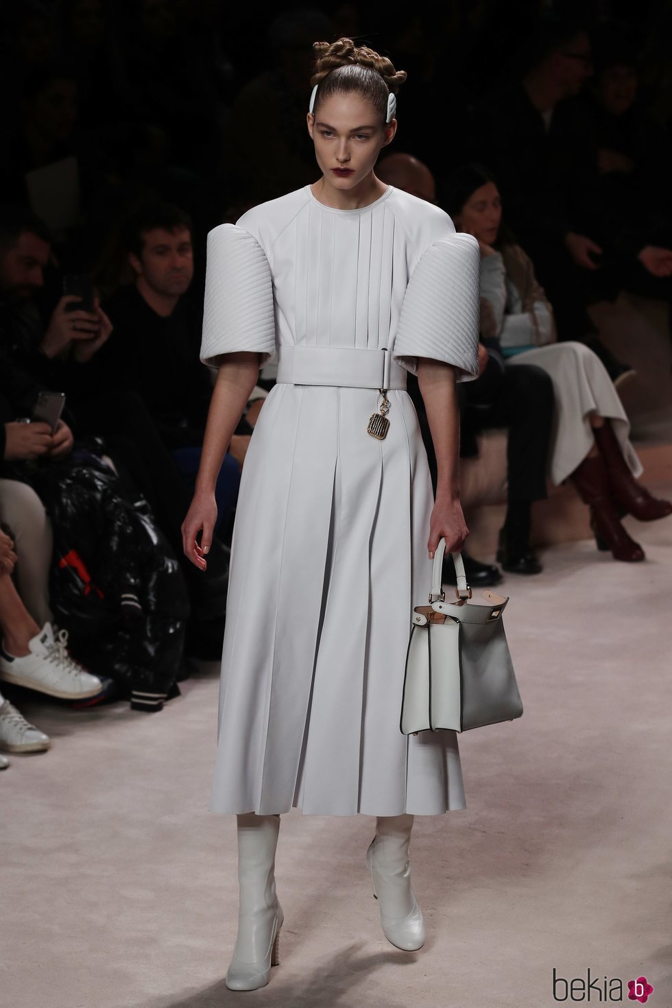 Vestido azul pastel otoño/ invierno 2020-2021 Fendi