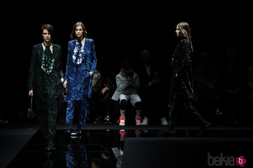 Vestidos vibrantes otoño/invierno 2020-2021 de Armani
