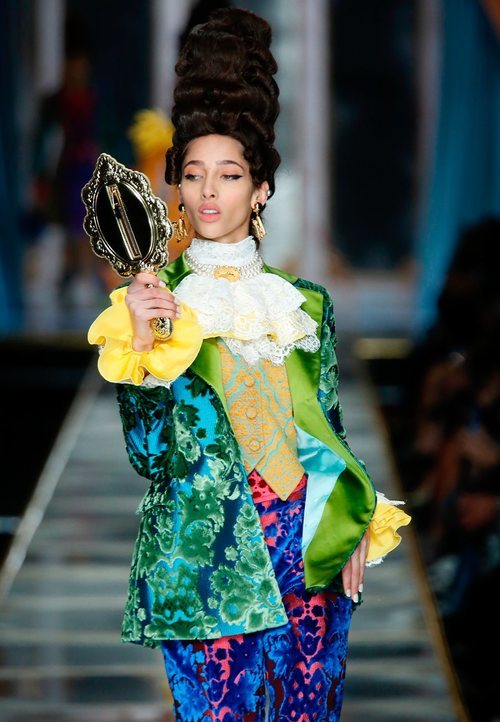 Traje de Corte europea otoño/invierno 2020-2021 Moschino