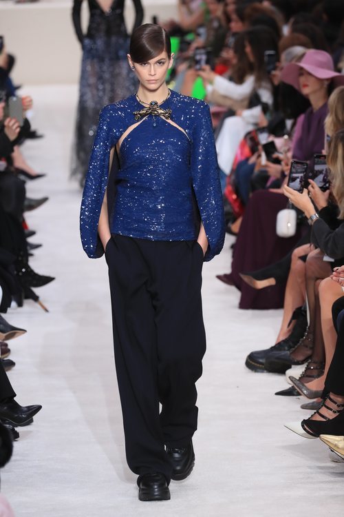 Blusa de lentejuelas y broche otoño/ invierno 2020-2021 de Valentino