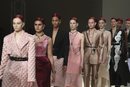 Carrusel de modelos otoño/ invierno 2020-2021 de McQueen