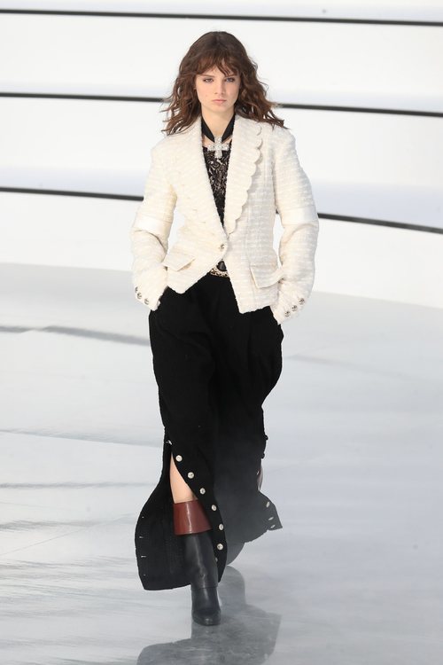 Chaqueta ajustada y falda otoño/ invierno 2020-2021 Chanel