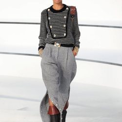 Falda combinada con jersey bicolor otoño/ invierno 2020-2021 Chanel
