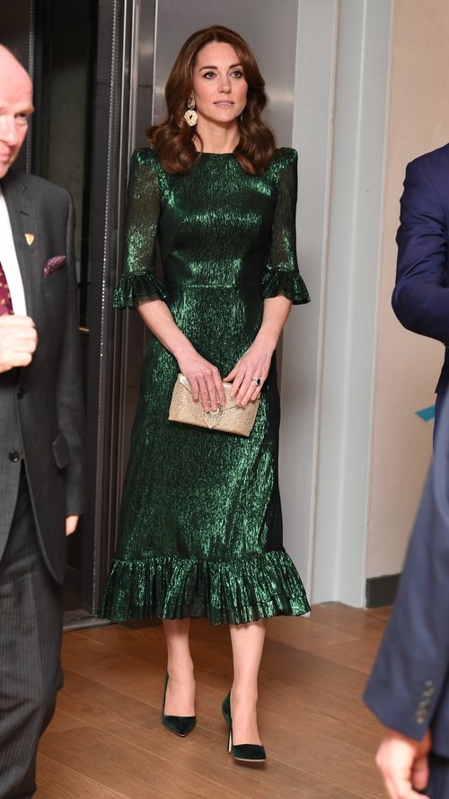 Kate Middleton con un vestido iridiscente de gasa de seda Falconetti en Irlanda