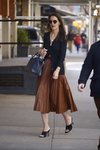 Katie Holmes en Nueva York con un look complicado
