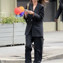 Emily Ratajkowski luce un look overside divino