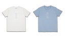 Camisetas en blanco y azul de la colección de merchandising de Natalia Lacunza