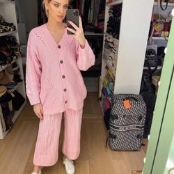 Chiara Ferragni con un conjunto de punto en color rosa