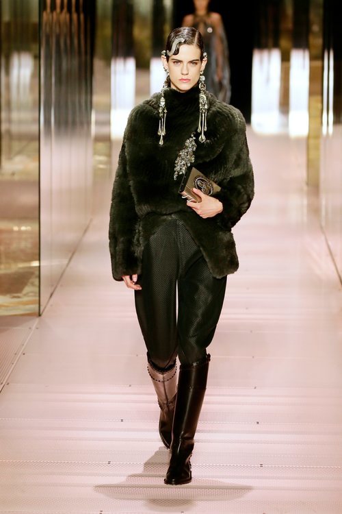 Look 2 de la colección Alta Costura primavera/verano 2021 de Fendi