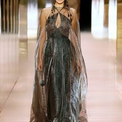 Look 3 (Bella Hadid) de la colección Alta Costura primavera/verano 2021 de Fendi