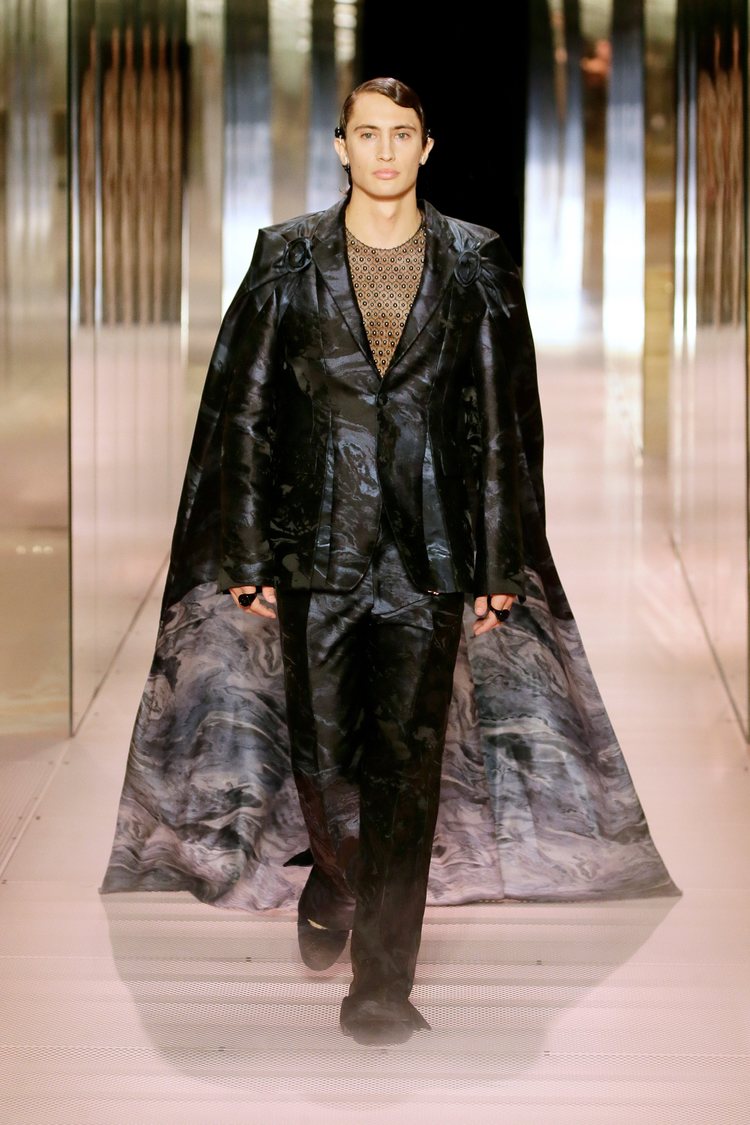 Look 14 de la colección Alta Costura primavera/verano 2021 de Fendi