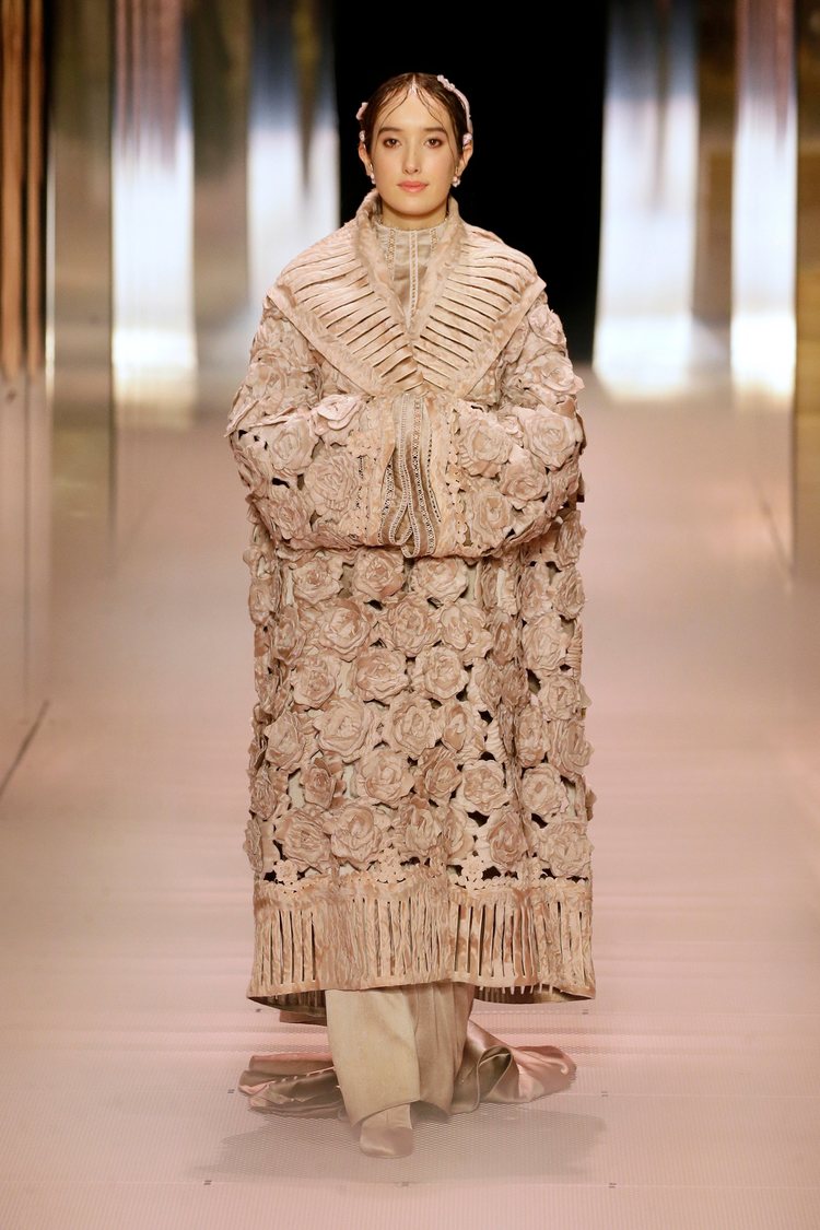 Look 16 de la colección Alta Costura primavera/verano 2021 de Fendi