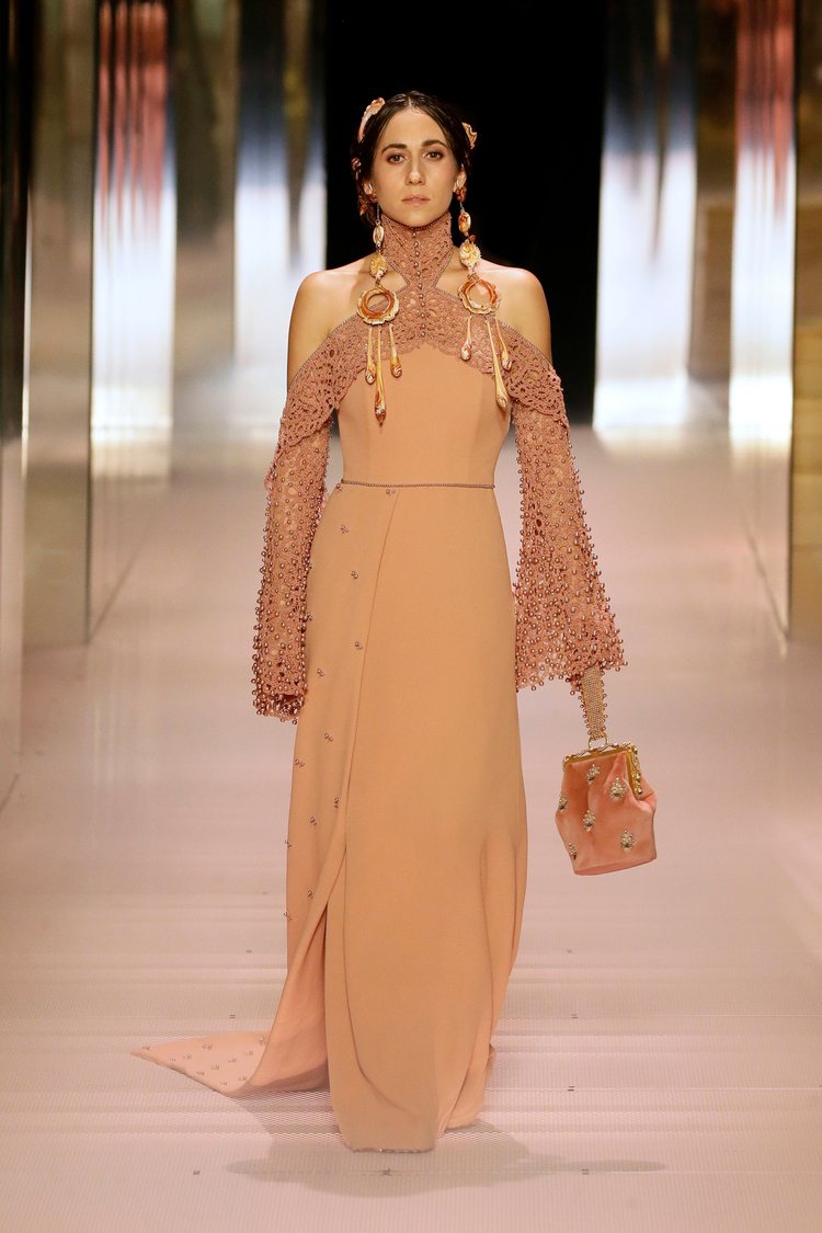 Look 17 de la colección Alta Costura primavera/verano 2021 de Fendi