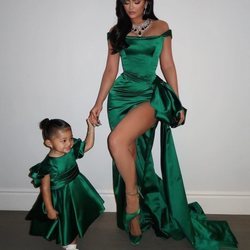 Kylie Jenner y Stormi vestidas de Ralph & Russo para Nochevieja de 2019