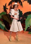 Look 28 (Taylor Hill) de la colección otoño/invierno 2021/2022 de Moschino