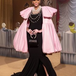 Look 37 (Winnie Harlow) de la colección otoño/invierno 2021/2022 de Moschino