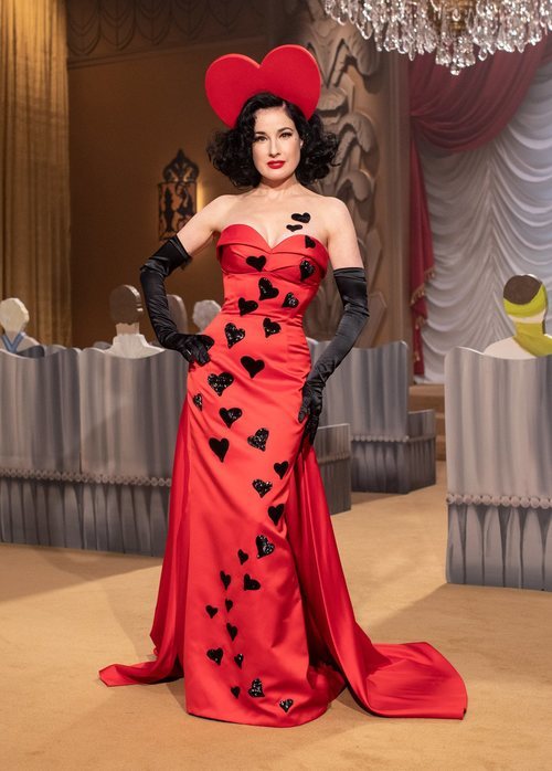 Look 41 (Dita Von Teese) de la colección otoño/invierno 2021/2022 de Moschino