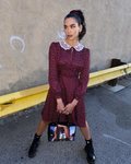 Dua Lipa con un vestido baby doll de Marc Jacobs