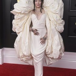 Noah Cyrus de Schiaparelli en los Grammy 2021