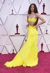 Zendaya de Valentino Alta Cosutra en la alfombra roja de los Premios Oscar 2021