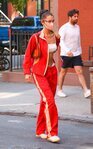 Bella Hadid con un look deportivo en Nueva York