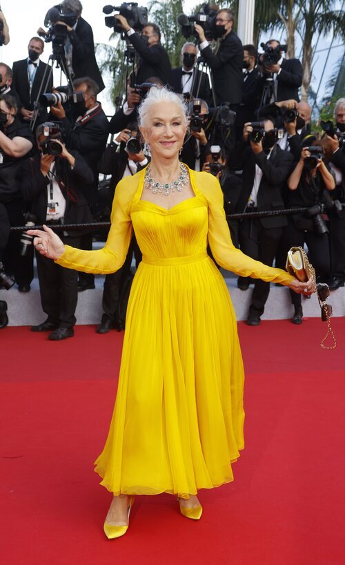 Helen Mirren vestida de Dolce & Gabbana en el Festival de Cannes 2021