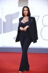 Georgina Rodríguez con un traje de Ermanno Scervino en la premiere de 'Madres paralelas' en el Festival de Venecia 2021