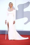 Virginie Efira de Dior en la premiere de 'Madres paralelas' en el Festival de Venecia 2021