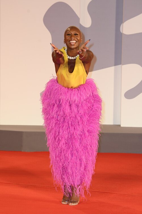 Cynthia Erivo de Valetino en la premiere de 'Last Night in Soho' en Festival de Venecia 2021