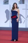 Barbara Palvin en la premiere de 'Competencia oficial' en el Festival de Venecia 2021