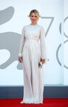 Virginie Efira de Dior en la premiere de 'Happening' en el Festival de Venecia 2021