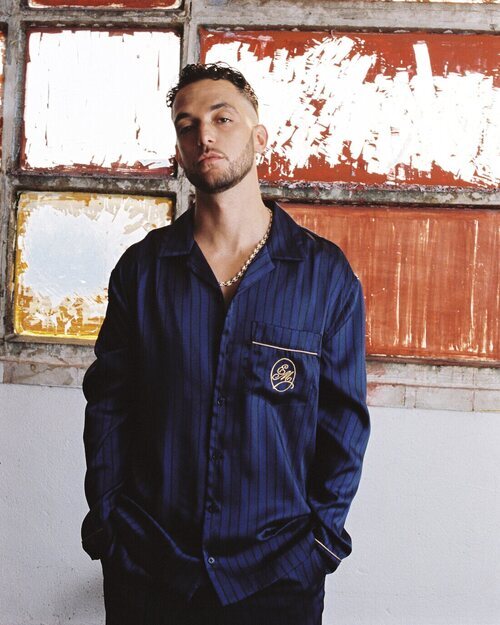 Pijama en azul marino de la colección C. Tangana para Bershka