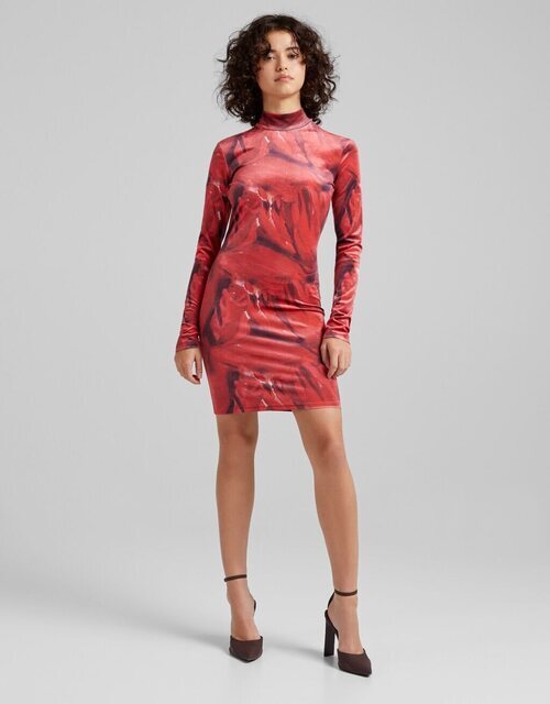 Vestido de manga larga de terciopelo estampado de la colección C. Tangana para Bershka