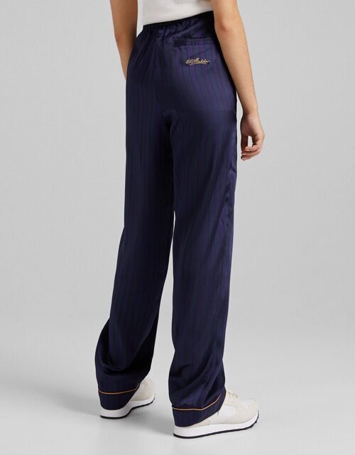Pantalón jogger wide leg satinado de la colección C. Tangana para Bershka