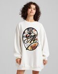 Sudadera con print El Madrileño de la colección diseñada por C. Tangana para Bershka