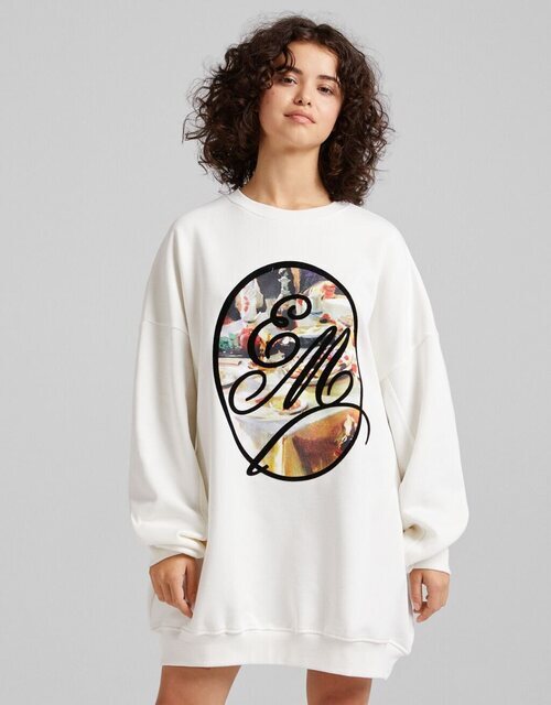 Sudadera con print El Madrileño de la colección diseñada por C. Tangana para Bershka
