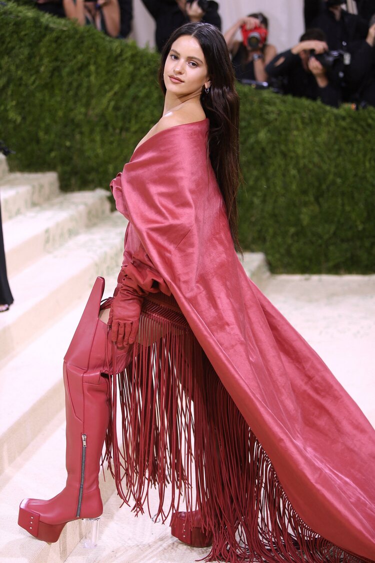 Rosalía de Rick Owens en la Met Gala 2021