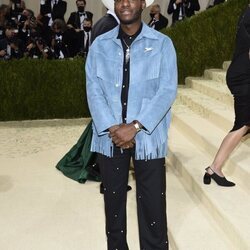Leon Bridges de Bode en la MET Gala 2021
