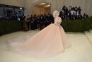 Billie Eilish de Oscar de la Renta en la MET Gala 2021