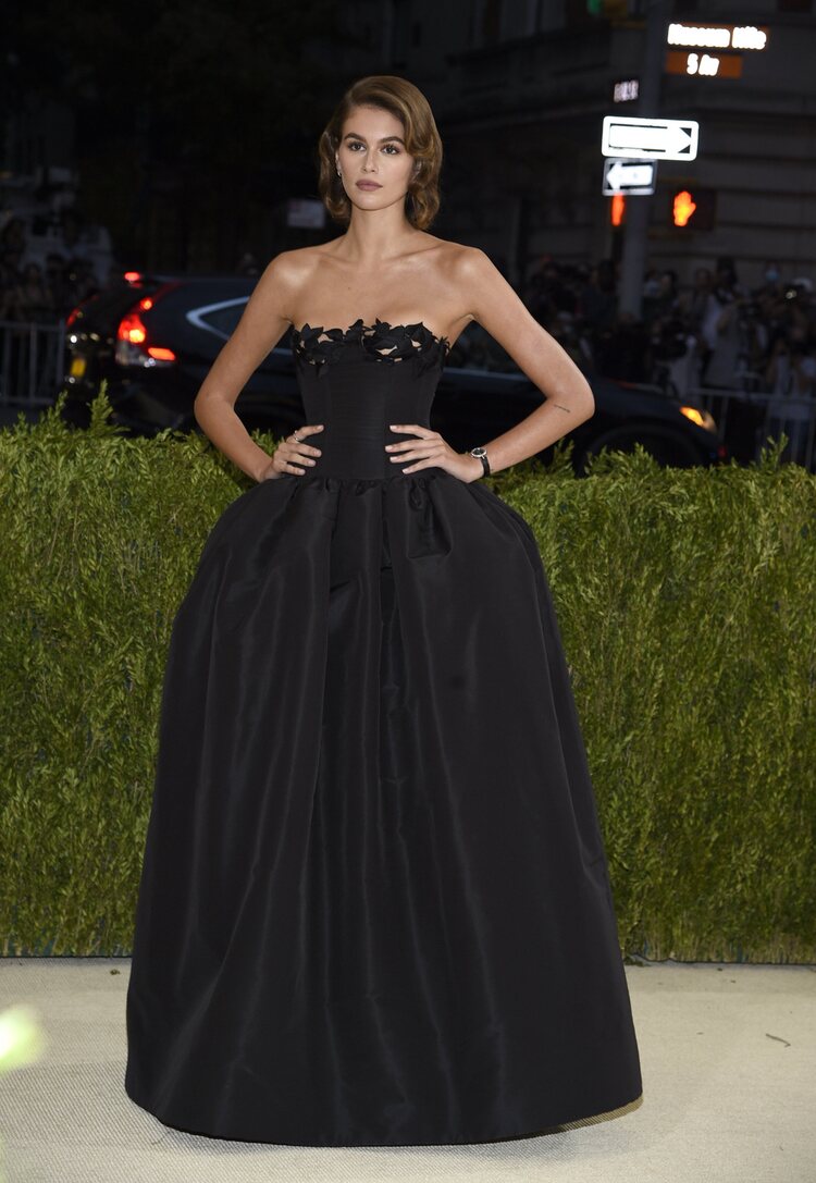 Kaia Gerber de Oscar de la Renta en la MET Gala 2021