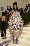 Natalia Bryant de Conner Ives en la MET Gala 2021