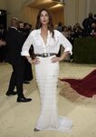 Lily Aldrige de Ralph Lauren en la MET Gala 2021