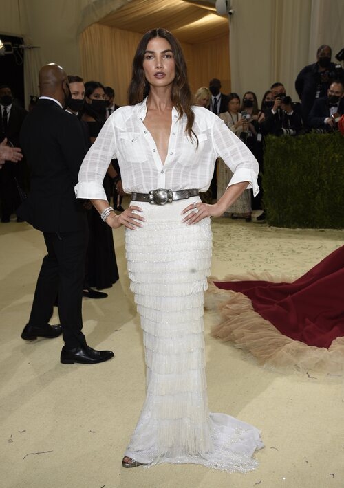 Lily Aldrige de Ralph Lauren en la MET Gala 2021