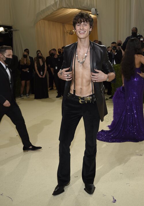 Shawn Mendes de Michael Kors en la MET Gala 2021