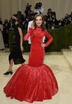 Isabelle Huppert de Balenciaga en la MET Gala 2021
