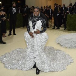 Simone Biles de Area en la MET Gala 2021