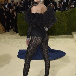Olivia Rodrigo de Yves Saint Laurent en la MET Gala 2021